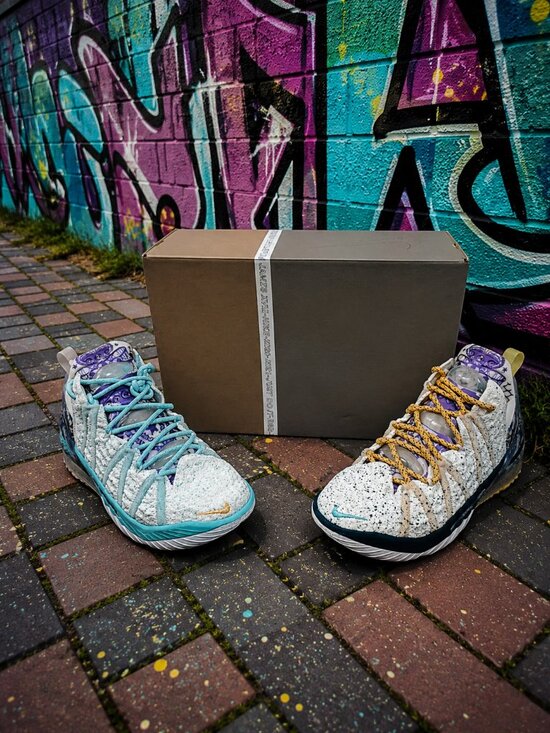 ???NIKE LEBRON 18 CHAMPIONSHIP REFLECTIONS FLIP MEN\'S SIZE 6.5 SKU#DB8148-100 main image 7